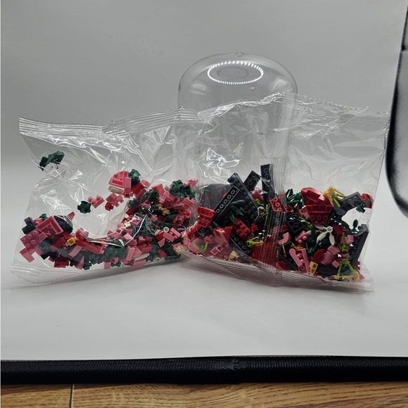 Red Roses Building Set - Picture 10 of 10